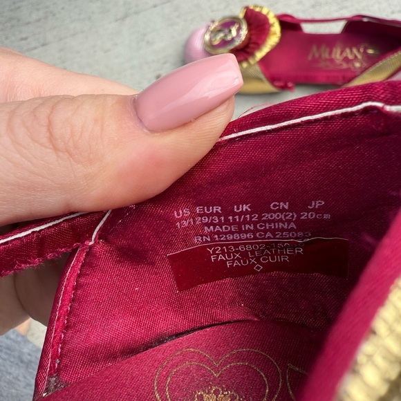 Disney Mulan Red and Pink Heels with Ornate Design - Picture 5 of 8